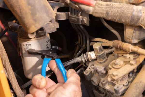 209 9-inch Oil Filter/PVC Pliers