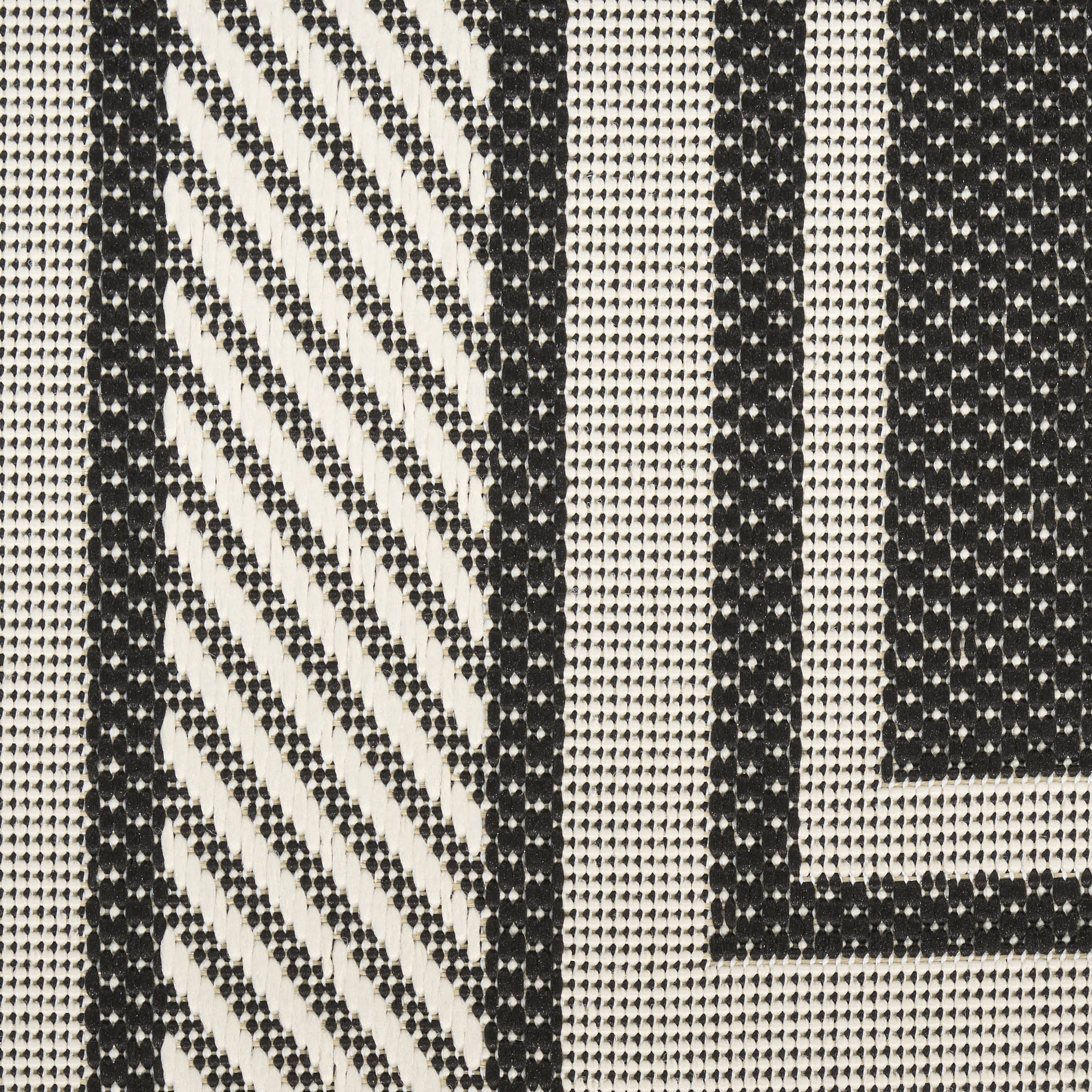 Nourison Horizon Indoor/Outdoor 8' x 10' Black Modern Rug