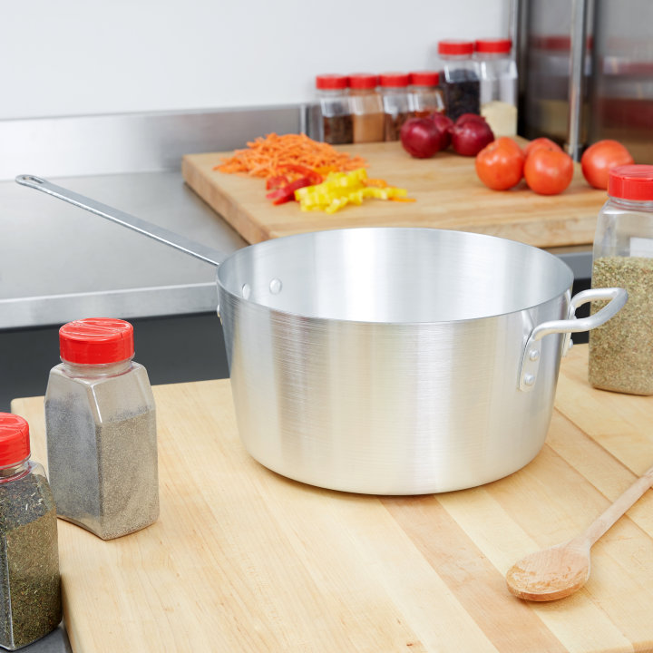 10-quart Arkadia™ aluminum saucepan in natural finish
