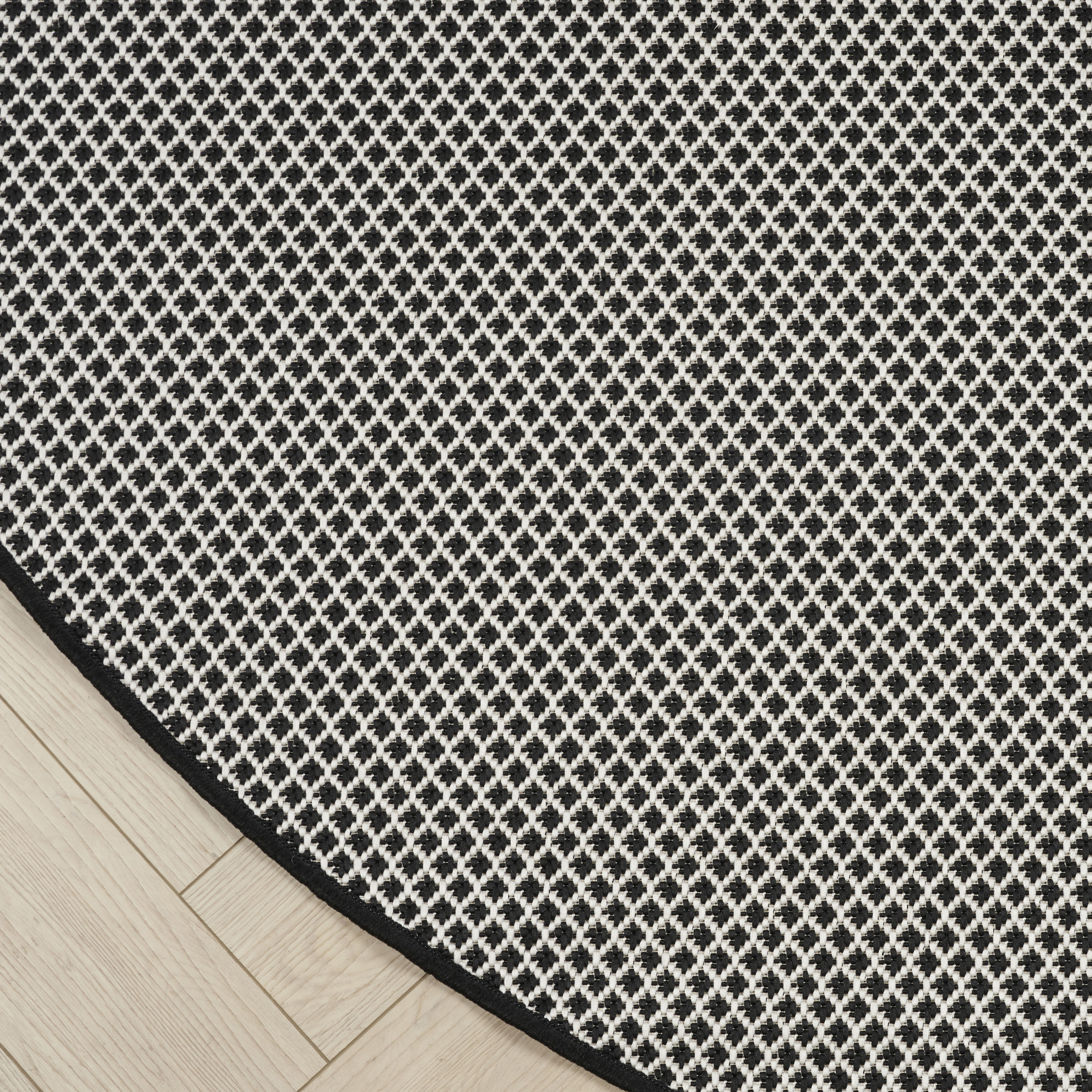 Nourison Courtyard 5' x Round Black White Modern Rug