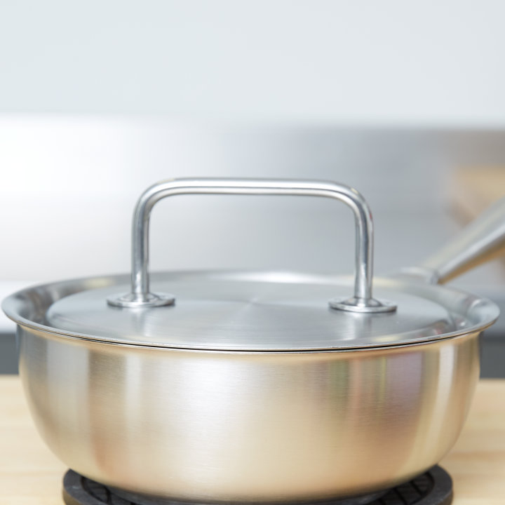 7 9/10-inch Intrigue® stainless steel cover