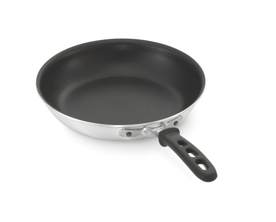 10-inch Wear-Ever® aluminum fry pan with SteelCoat x3™ nonstick coating and silicone TriVent handle