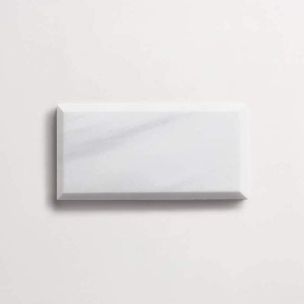 clé white dolomite | beveled subway 