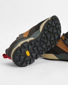 Barbour x Flower Mountain Back Country Uni Trainers Brown Beige