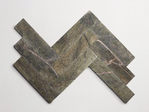 lapidary: girata | blade | galician green | tumbled 