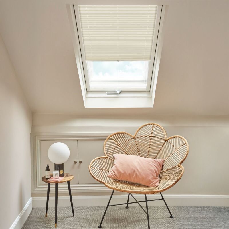 Malbec Cream Pleated Blind
