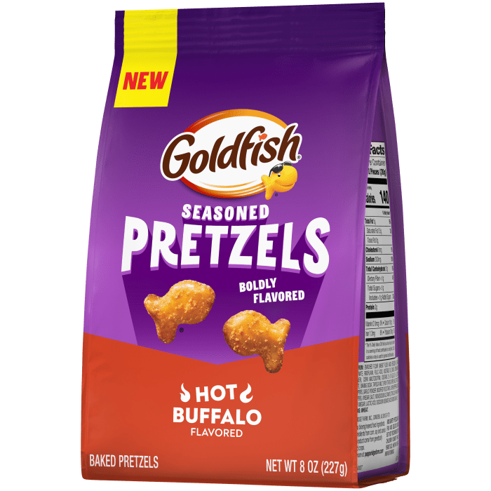 Goldfish® Hot Buffalo Seasoned Pretzels, 8 oz, bag - Right Angle Image