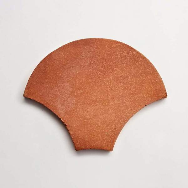 le sol: grand | scallop | unfinished | terracotta | sample 