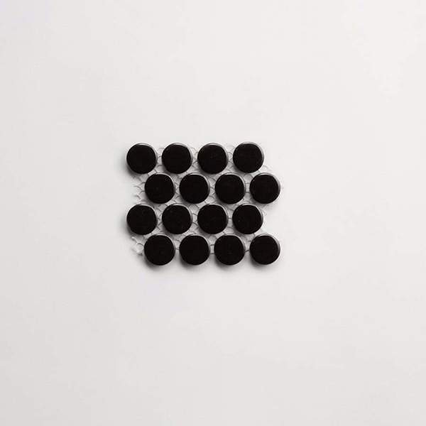 porcelain: penny rounds mosaic sheet | matte | black | sample 