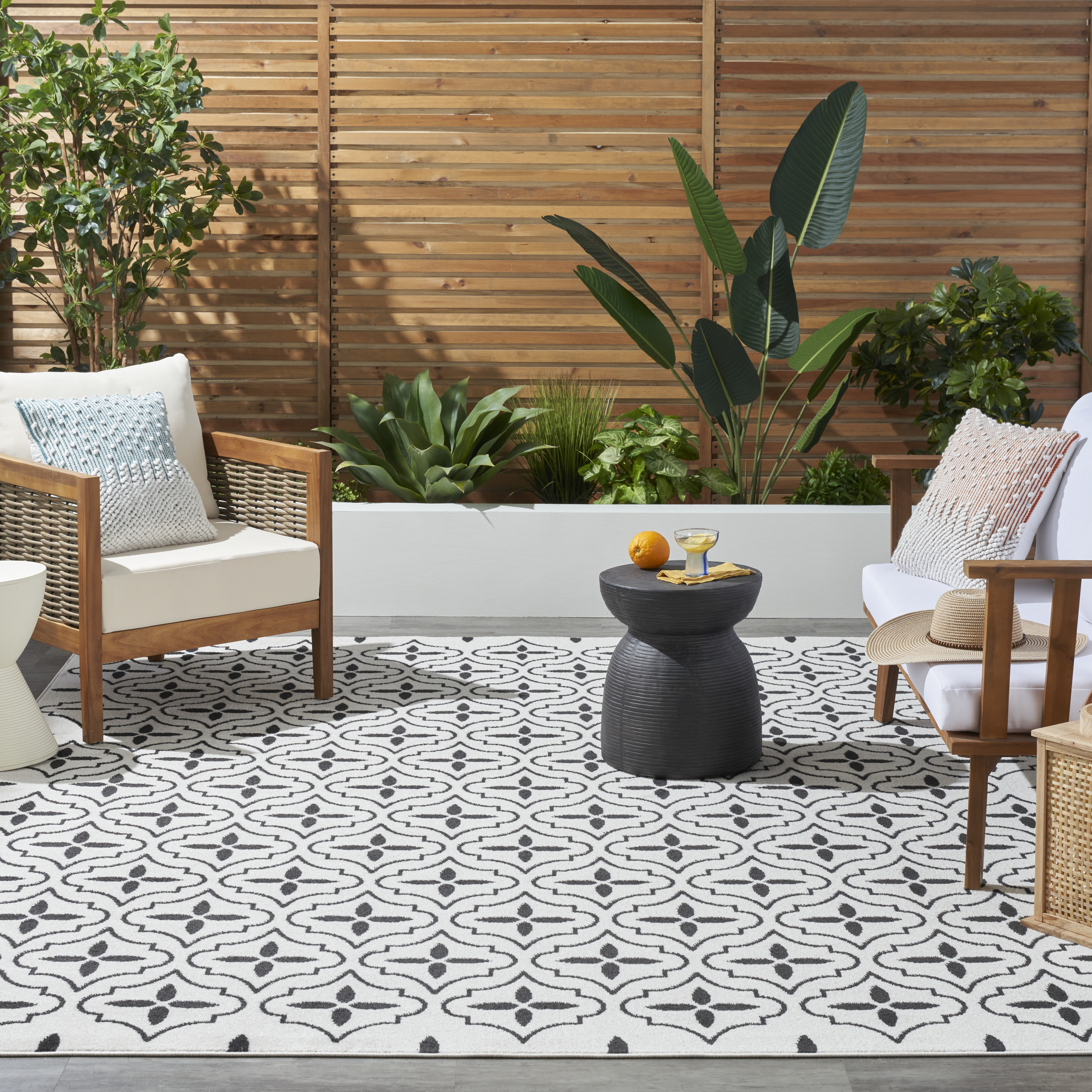 Nourison Nourison Essentials 8' x 10' Ivory Black Modern Rug