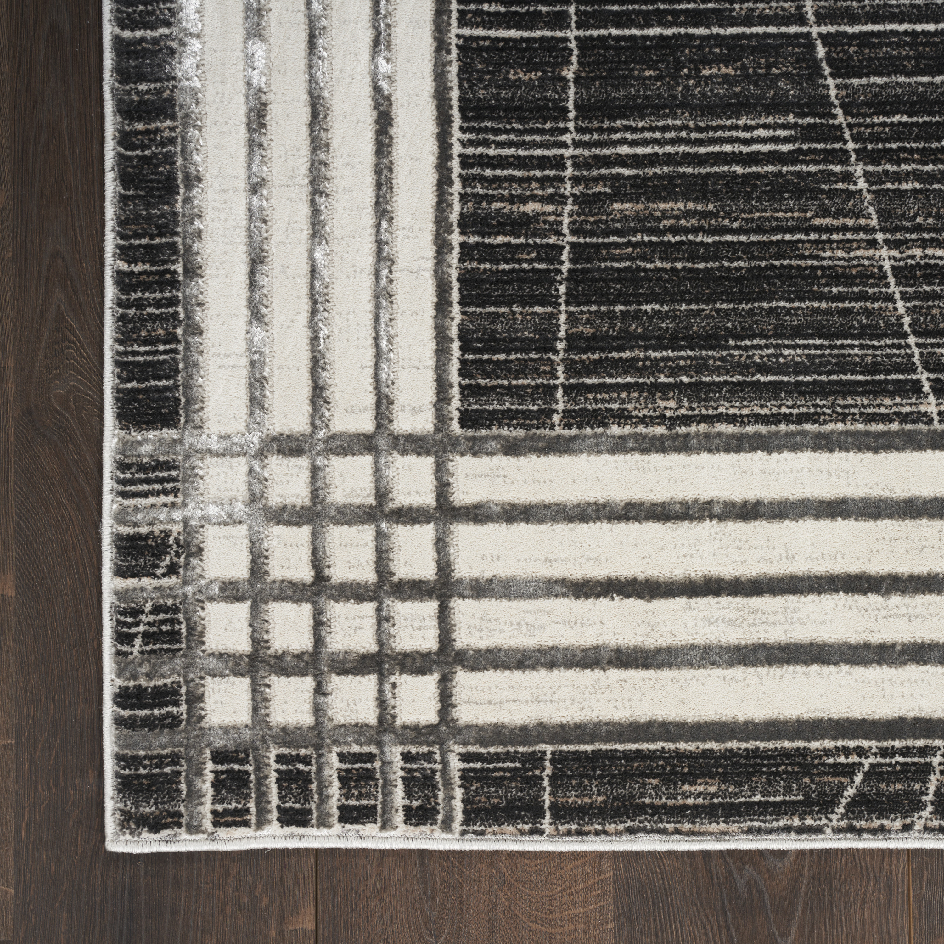 Nourison Desire 6' x 9' Charcoal Silver Modern Indoor Rug