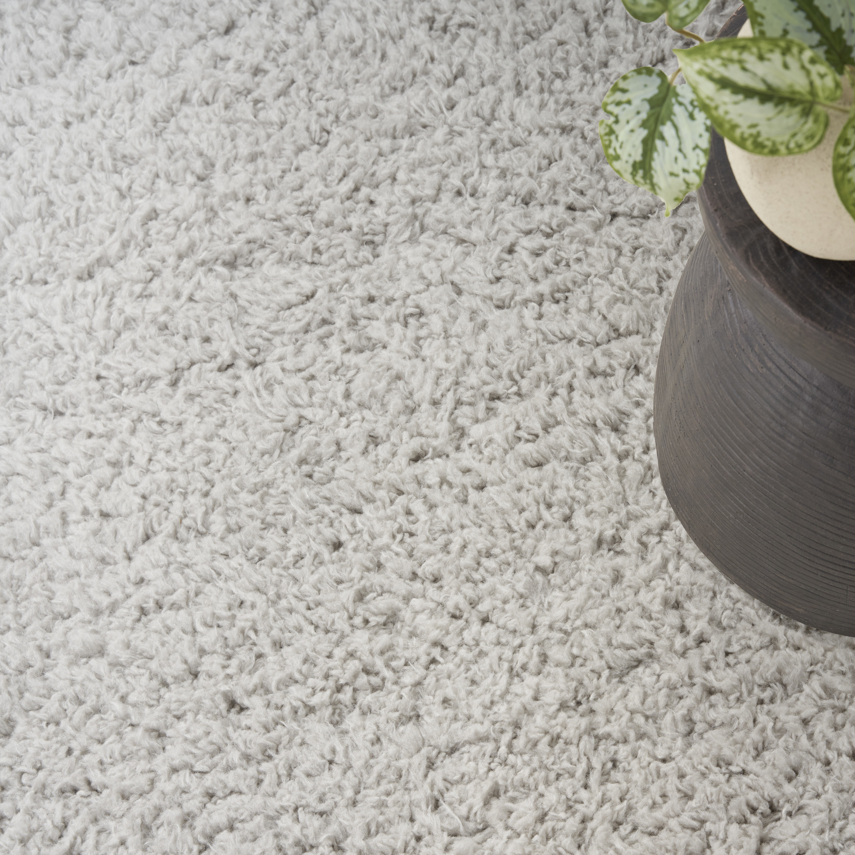 Nourison Modern Shag 5'3" x 7' Silver Modern Indoor Rug