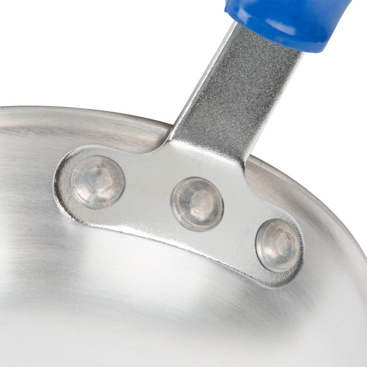 8-inch Wear-Ever® rivetless fry pan with CeramiGuard® II nonstick coating and Cool Handle® silicone handle