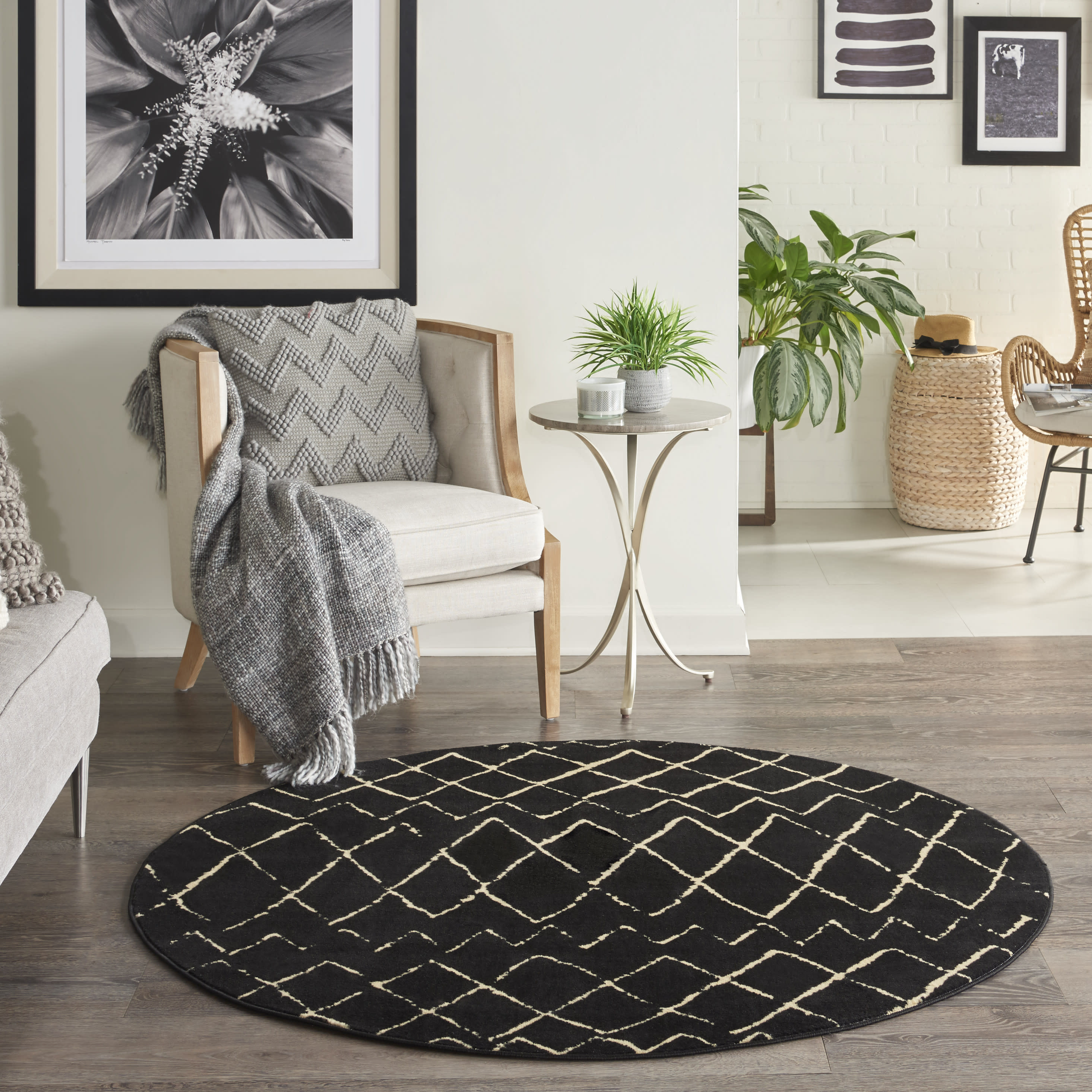 Nourison Grafix 5'3" x Round Black Bohemian Indoor Rug