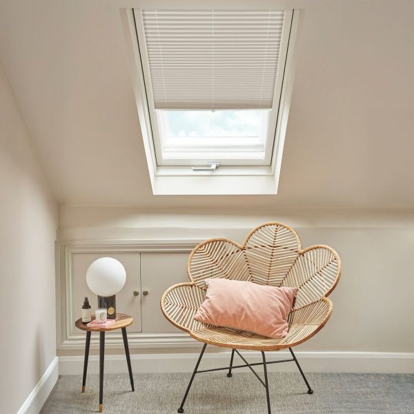 Eira Natural Pleated blind