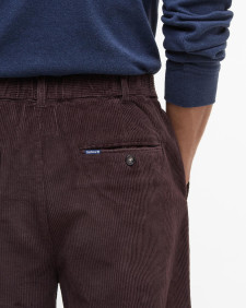 Pantaloni in velluto stretch a coste sottili dalla vestibilità comoda 