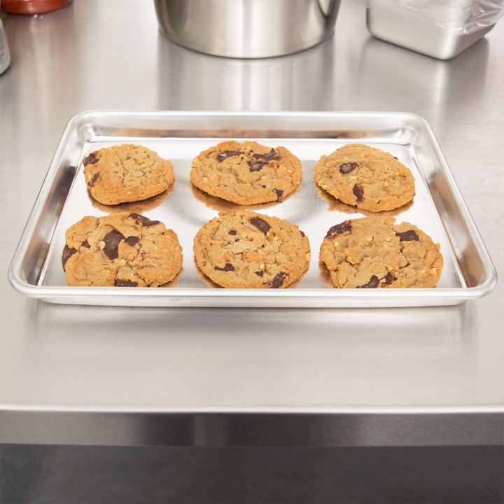 Quarter-size Wear-Ever® heavy-duty aluminum sheet pan with natural finish