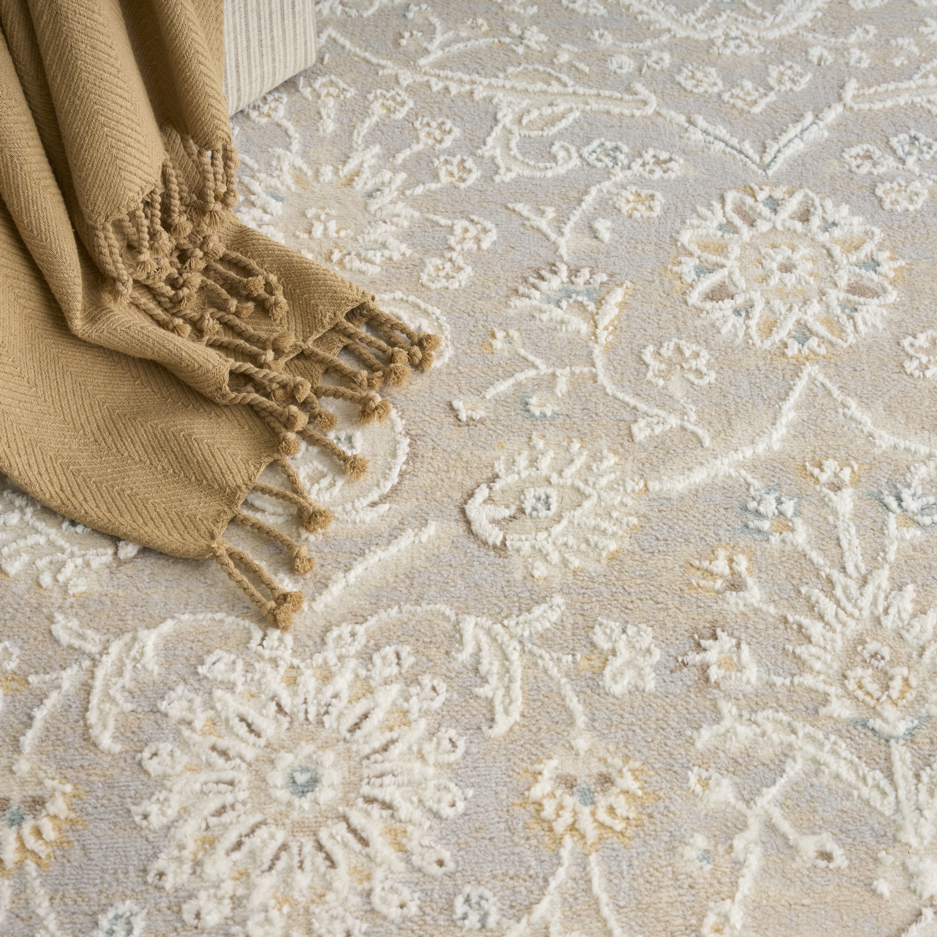 Nourison Isla 7'10" x 9'10" Light Grey Vintage Indoor Rug