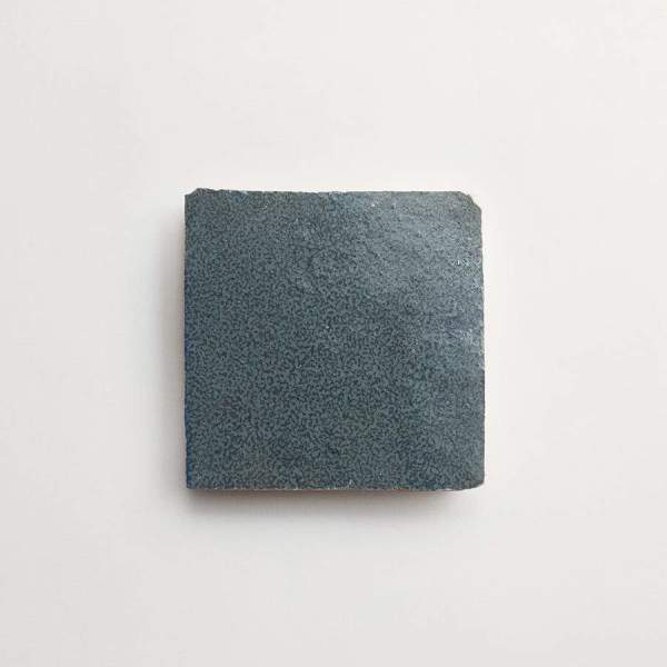 clé zellige | petite | gloss | tempered steel | sample 