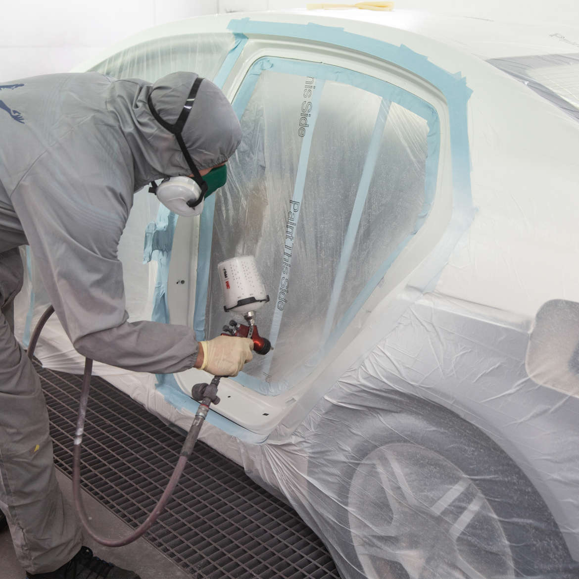 FrogTape<sup>®</sup> 250 Light Blue Performance Masking Tape Application Image 2