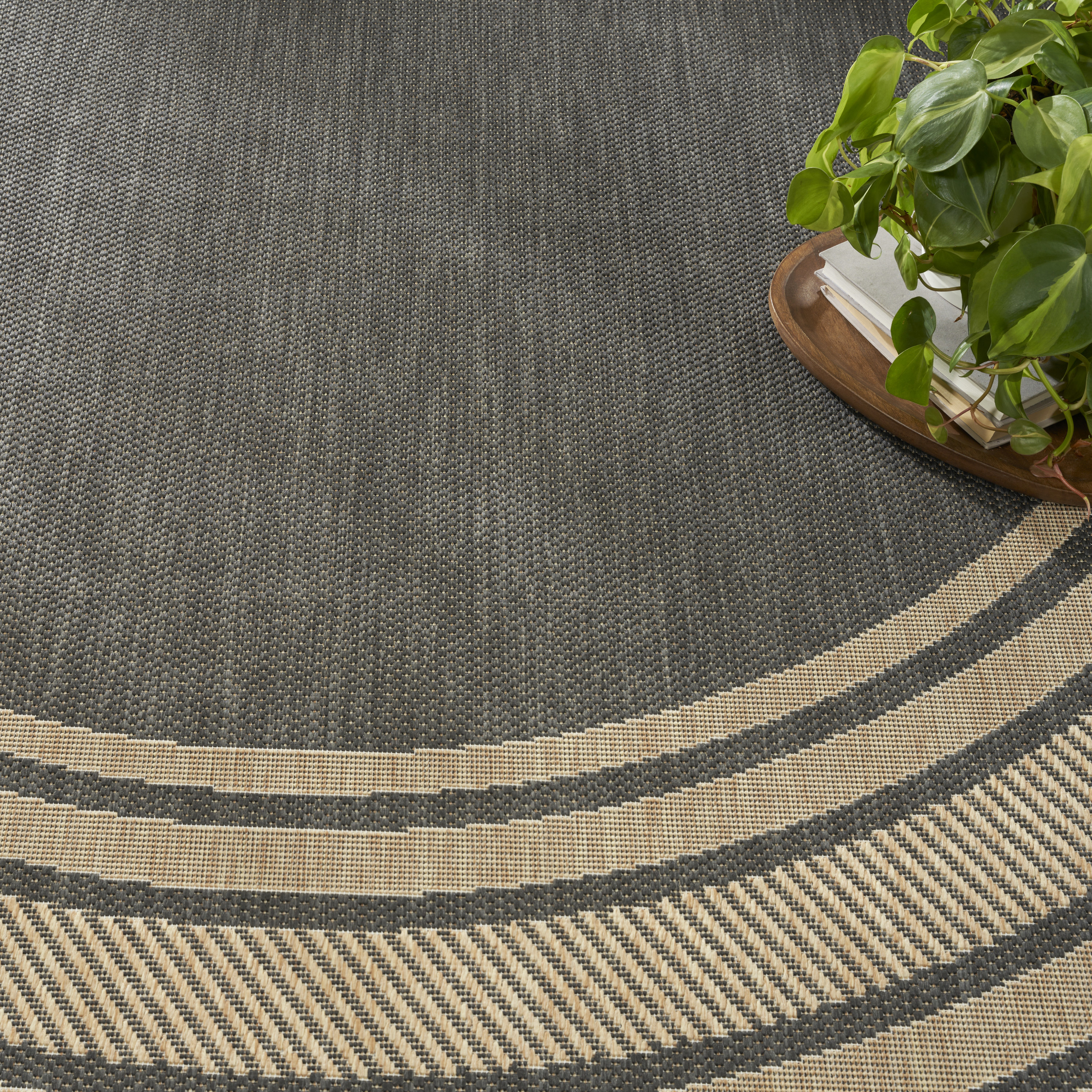 Nourison Horizon Indoor/Outdoor 5' x Round Charcoal Modern Rug