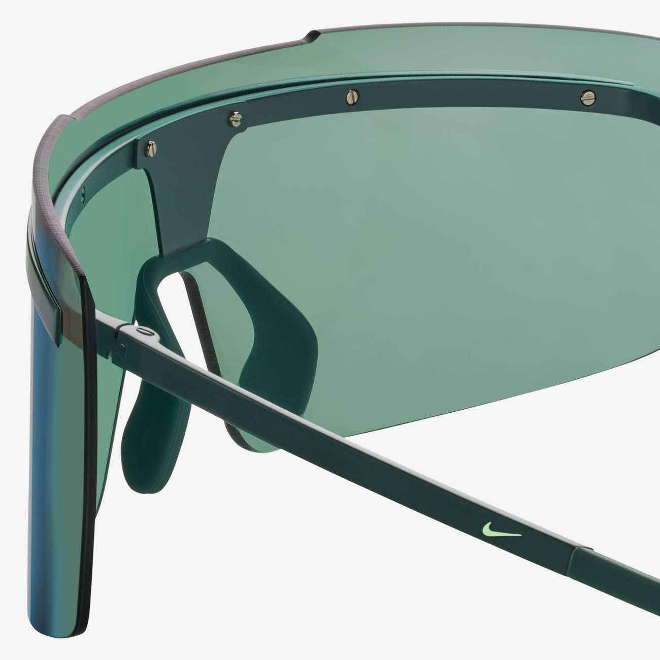 Nike Echo Shield Mirrored Lifestyle Image 2