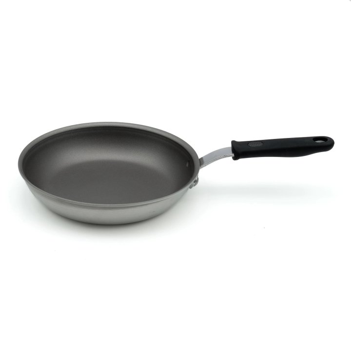 10-inch Wear-Ever® rivetless fry pan with PowerCoat2™ nonstick coating and silicone handle