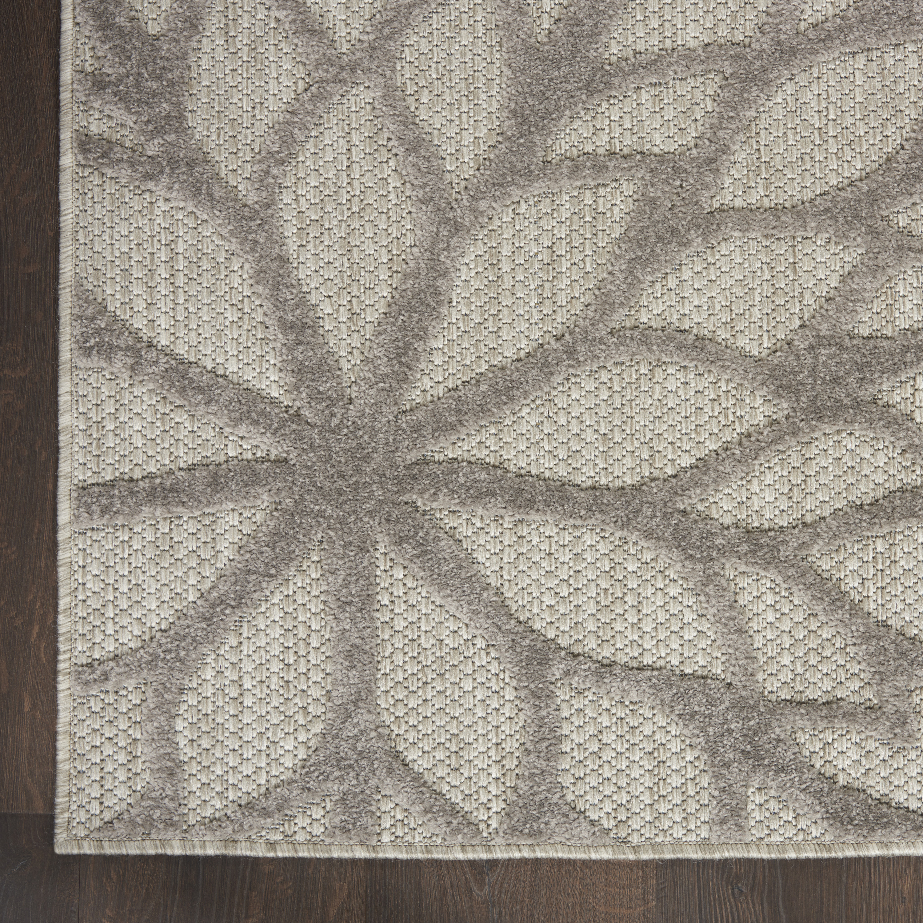 Nourison Aloha 6' x 9' Silver Grey Tropical Rug