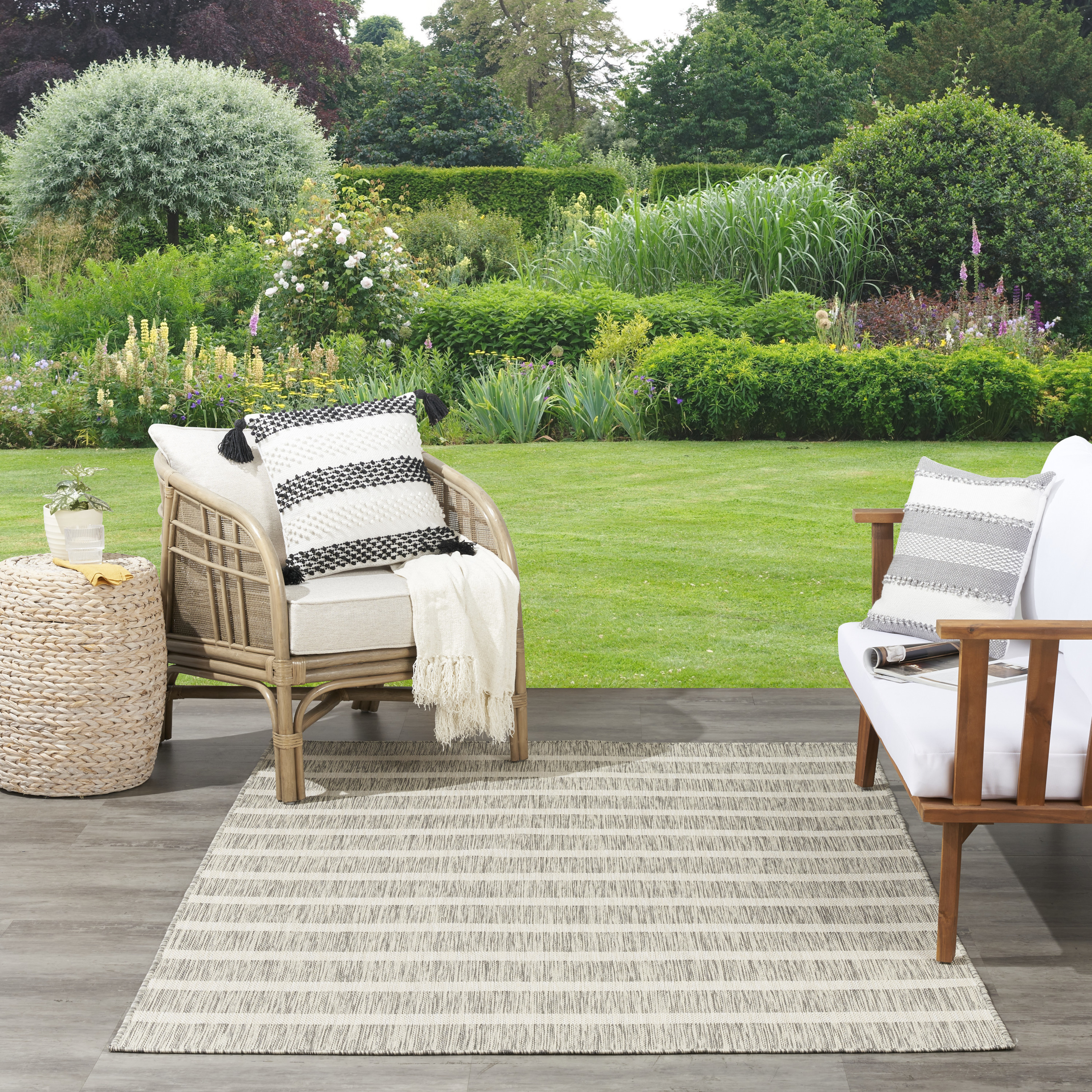 Nourison Positano 8' x 10' Grey Ivory Modern Rug