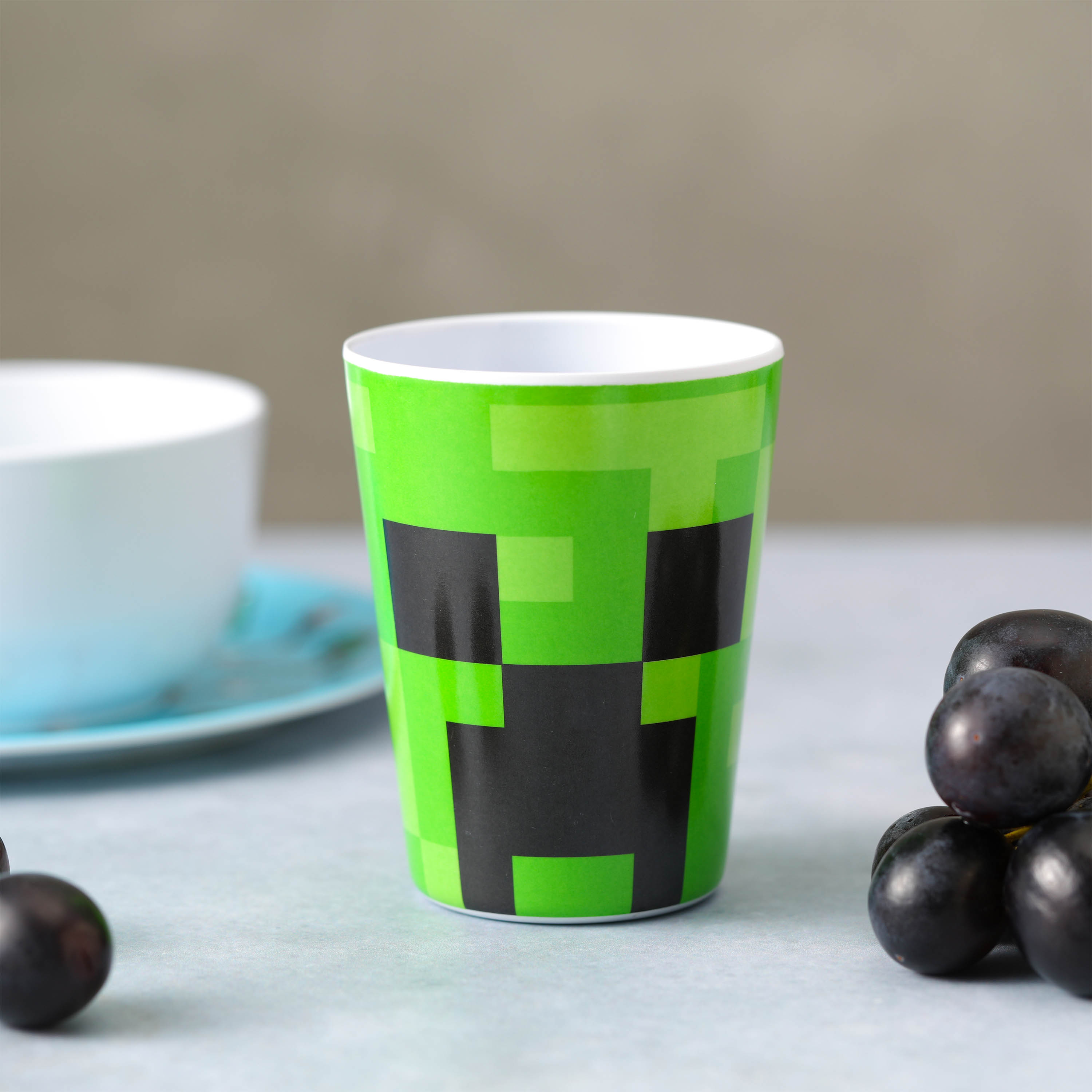 Minecraft Plate, Bowl, Tumbler and Flatware Set, Creeper, Weapons and Tools, 5-piece set slideshow image 4