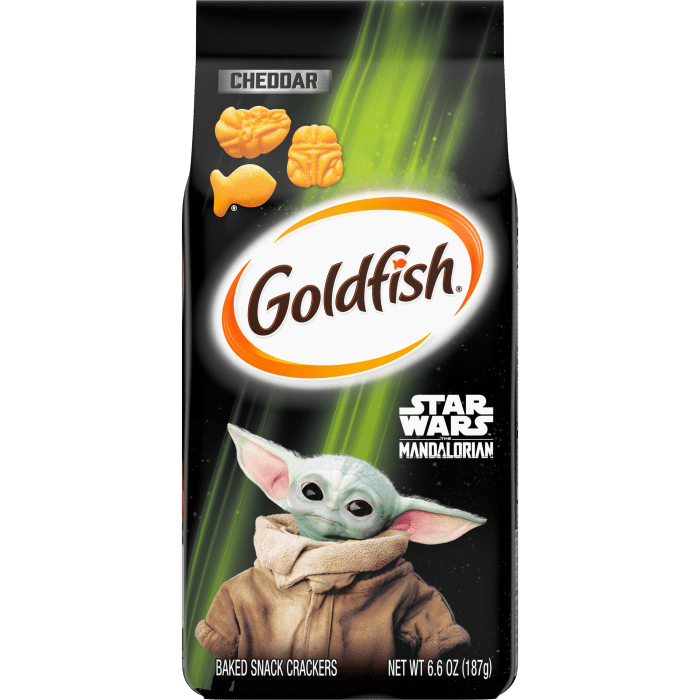 Star Wars The Mandalorian Cheddar Crackers