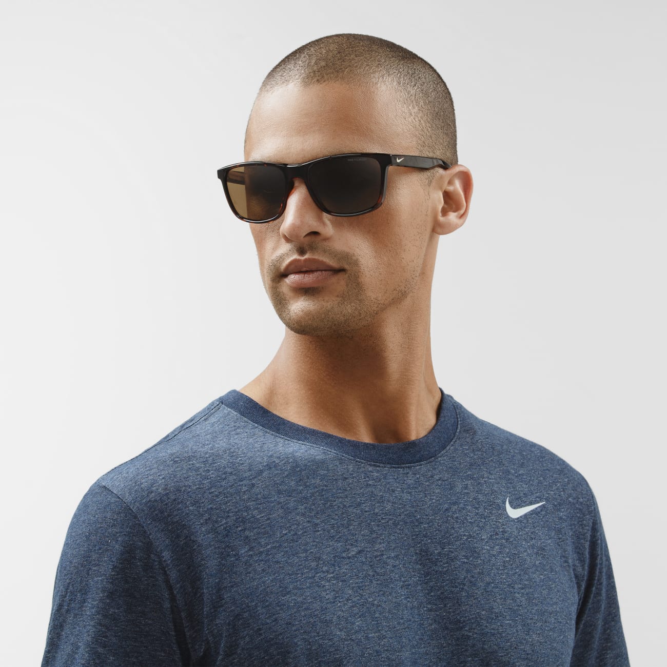 Nike Essential Endeavor Polarized Lifestyle Image