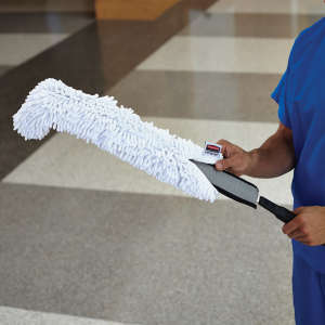 Rubbermaid Commercial, Executive Series HYGEN, 23" Flexi-Wand Dusting Sleeve, Microfiber, White