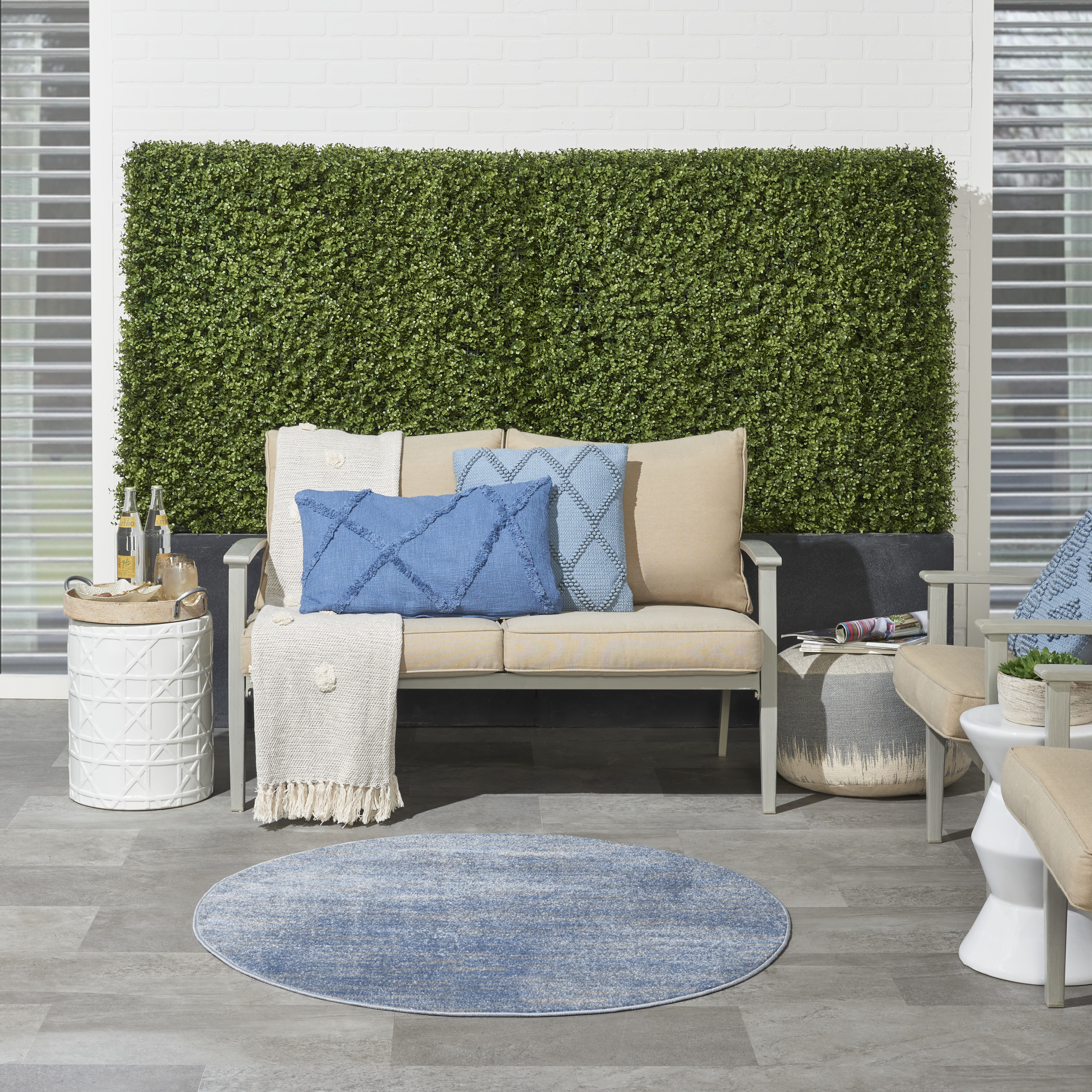 Nourison Nourison Essentials 4' x Round Blue Grey Outdoor Rug