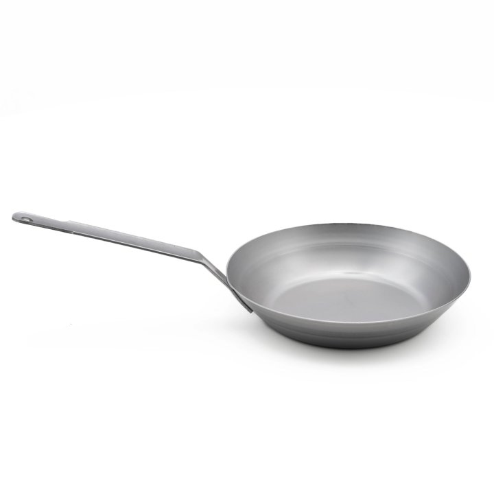 8 ½-inch carbon steel fry pan