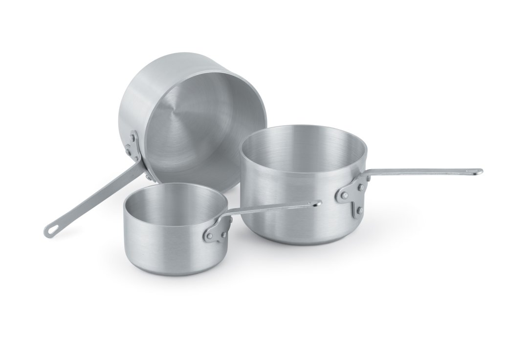 5-quart Wear-Ever® shallow-style aluminum saucepan in natural finish with traditional handle