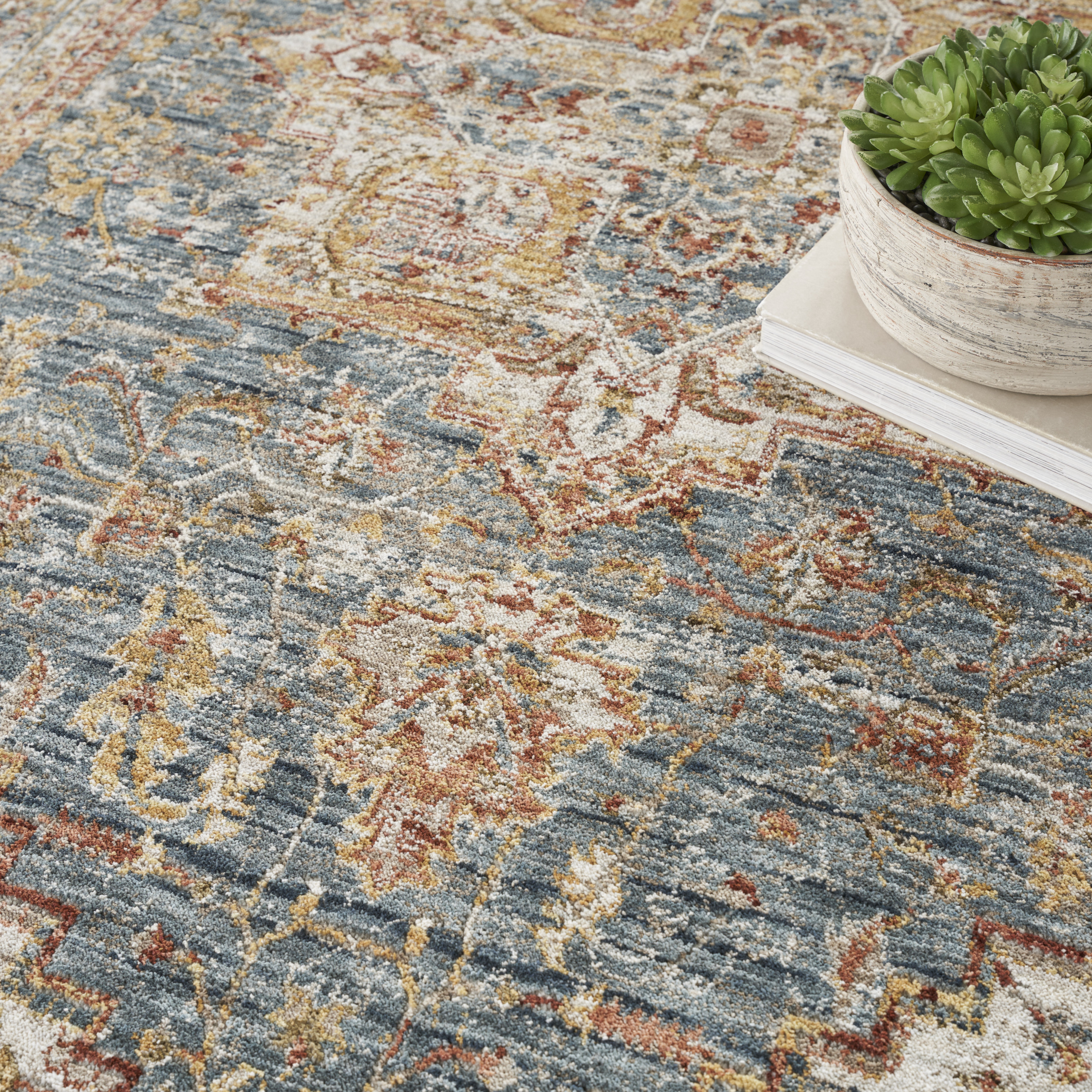 Nourison Sahar 3'11" x 5'11" Ivory Blue Vintage Indoor Rug