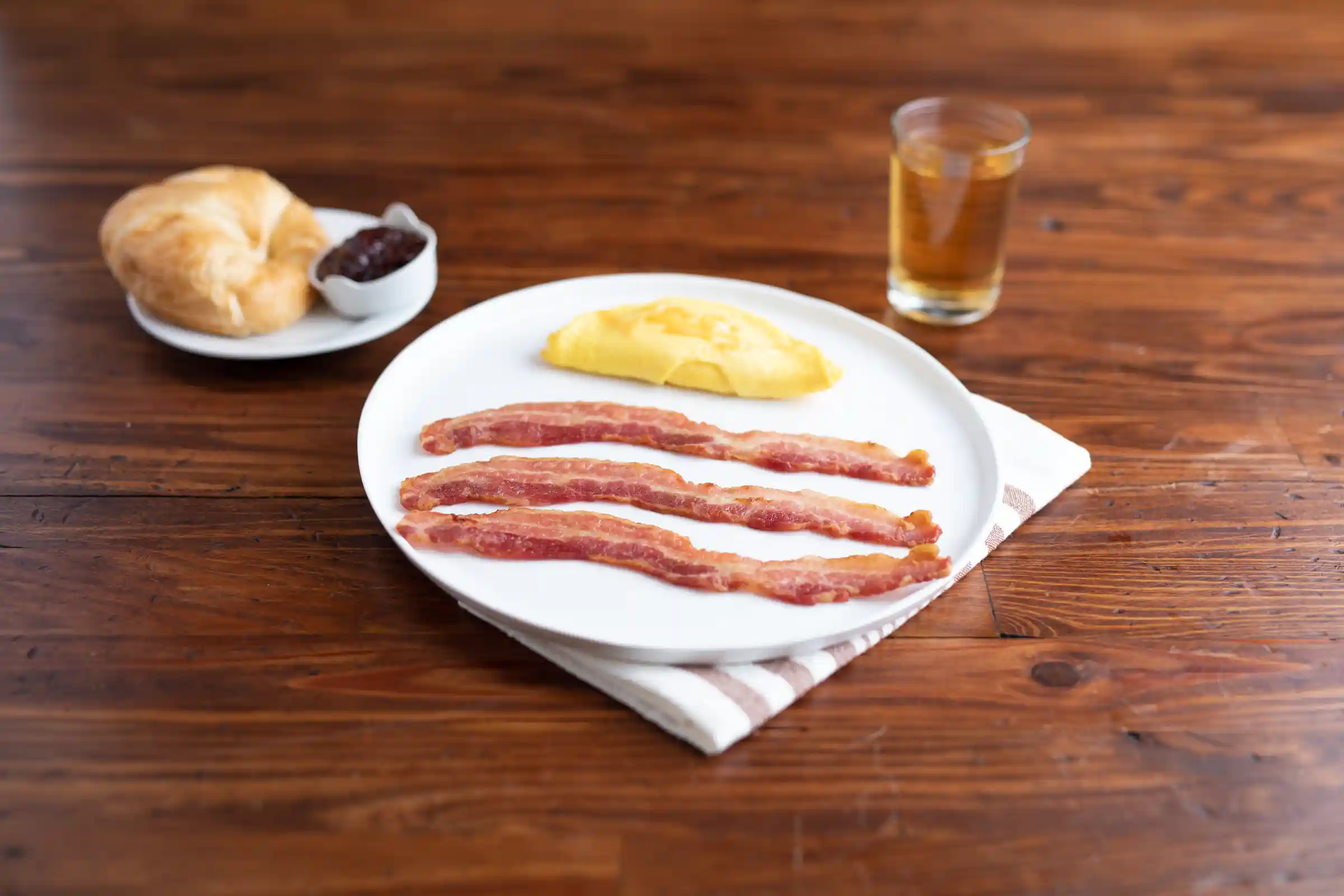 Wright® Brand Naturally Applewood Smoked Thin Sliced Bacon, Flat-Pack®, 15 Lbs, 18-22 Slices per Pound, Frozen_image_11