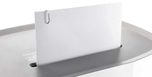 Dahle PaperSAFE® Deskside shredding for the home or office with oil-free operation, built-in jam protection, and simple controls.