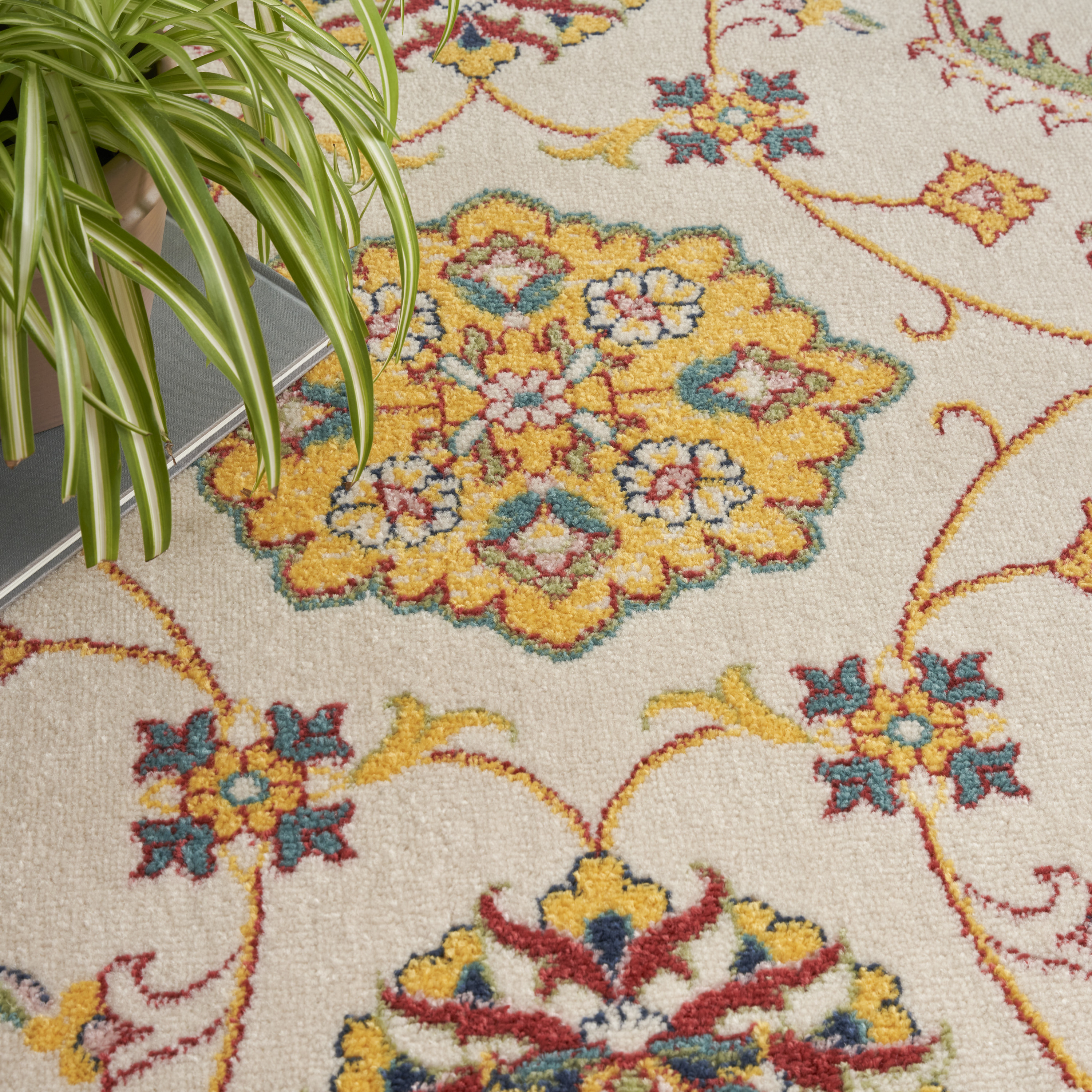 Nourison Nourison Essentials 5' x 7' Ivory Gold Vintage Rug