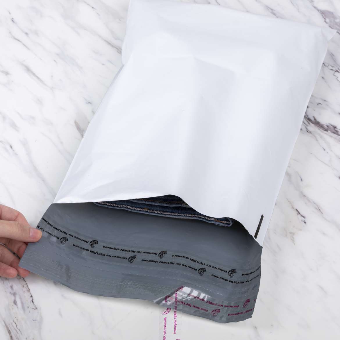 Duck® Brand Reusable 2-Way Flexible Mailers