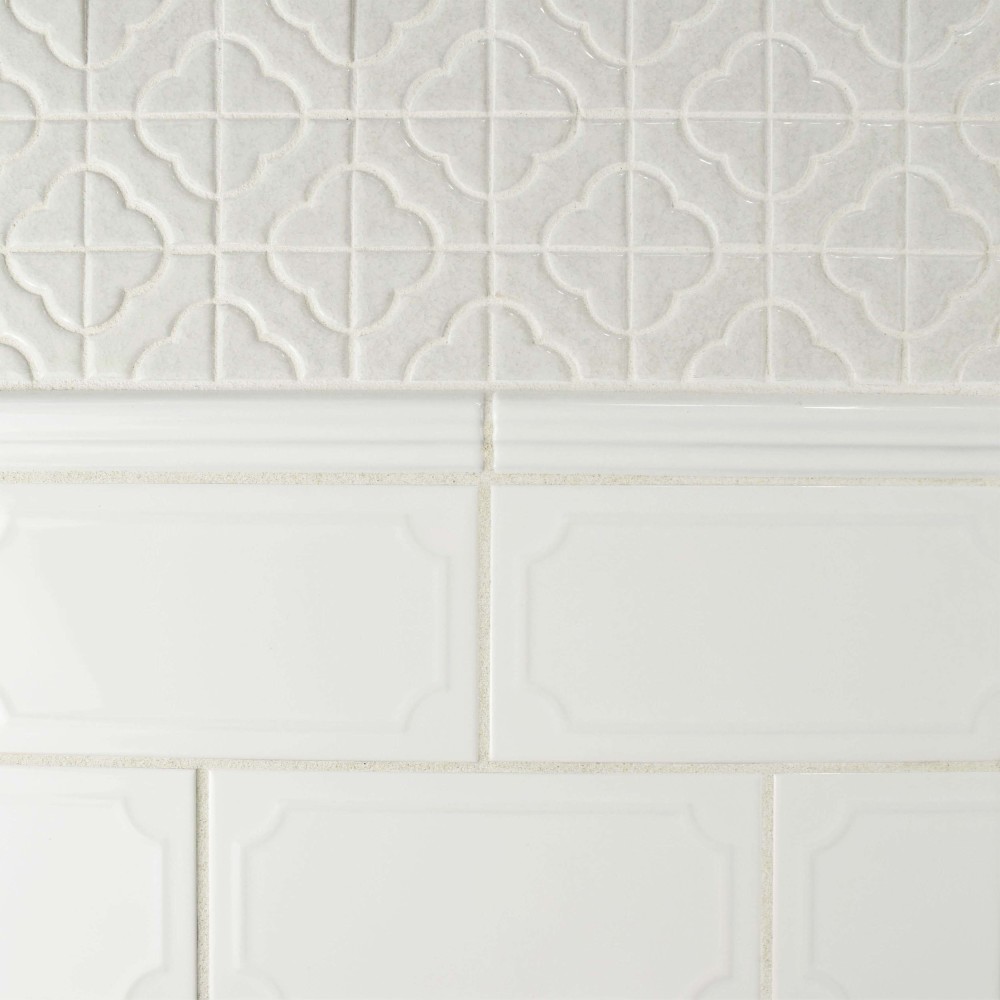 Blanco Brillo Zen 1-1/4 in. x 7-7/8 in. Ceramic Wall Trim