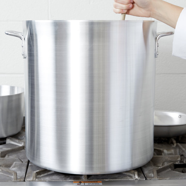 40-quart Arkadia™ aluminum stockpot in natural finish