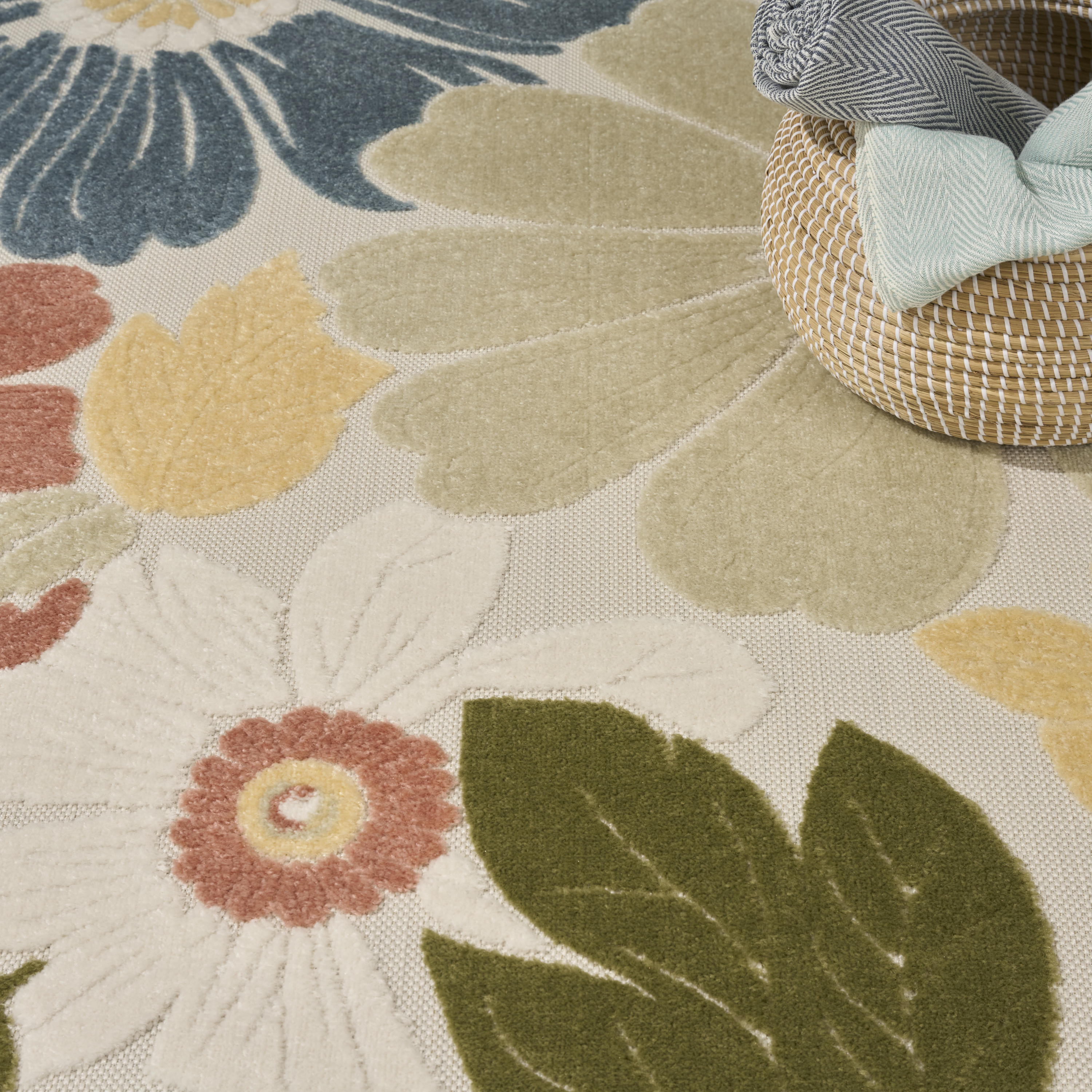 Nourison Aloha 3'6" x 5'6" Multicolor Modern Rug