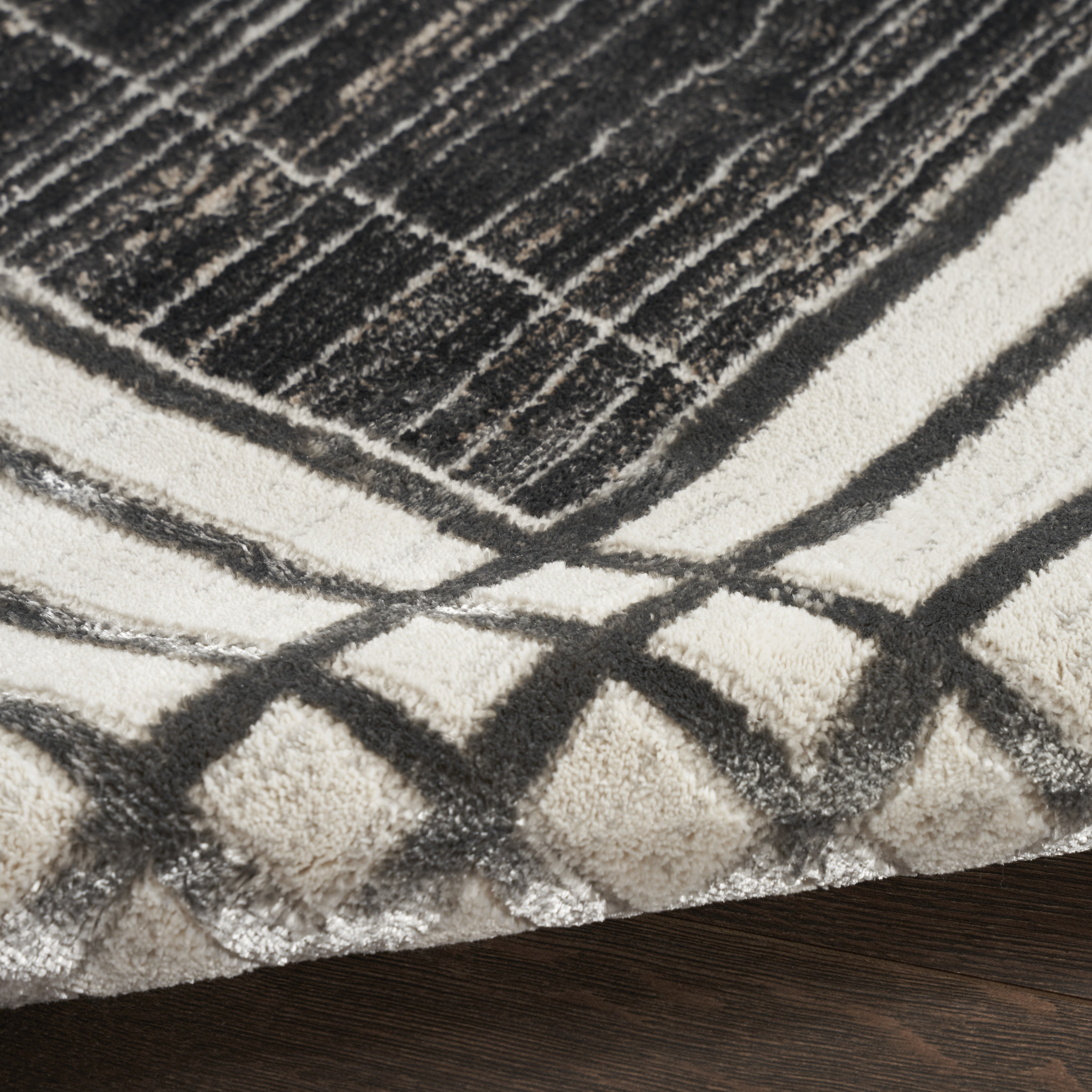 Nourison Desire 2'3" x 7'6" Charcoal Silver Modern Indoor Rug