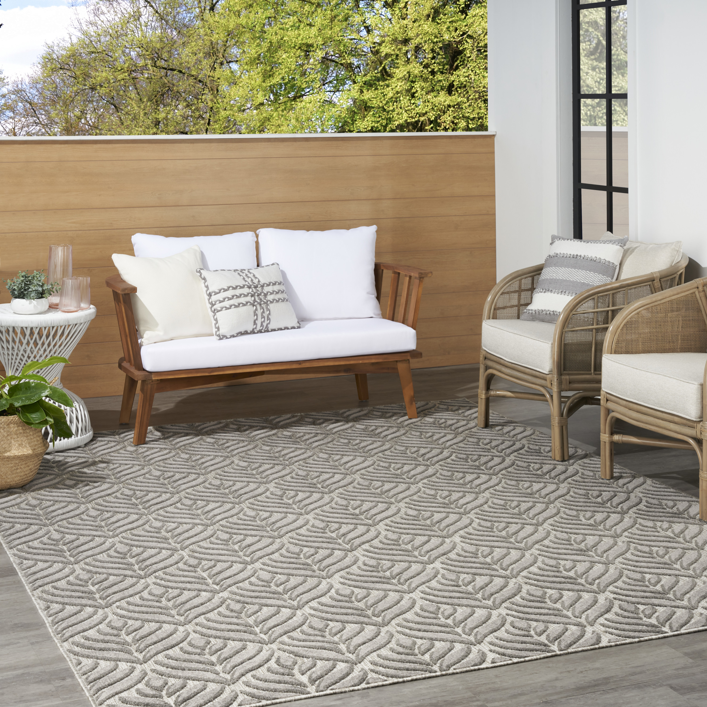Nourison Aloha 3'6" x 5'6" Charcoal Tropical Rug