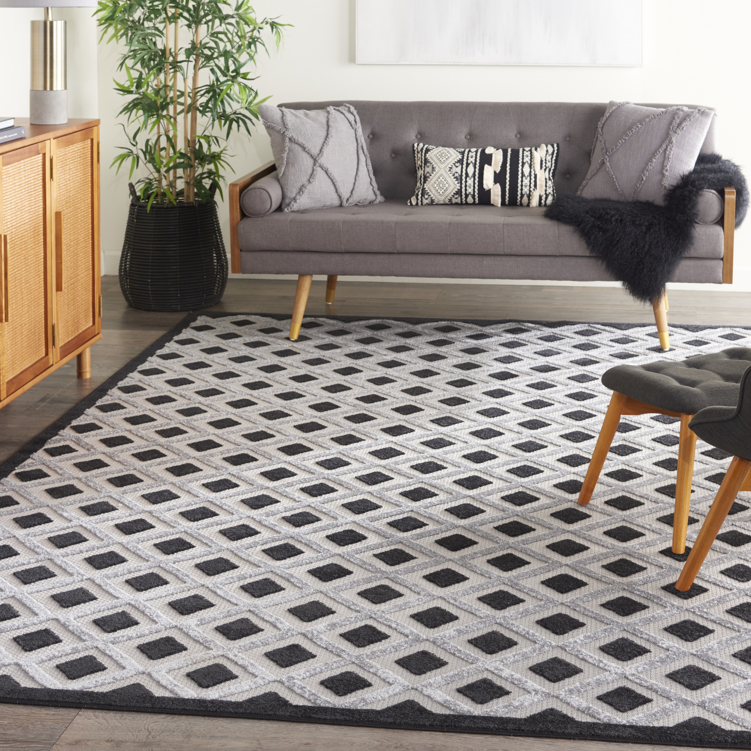 Nourison Aloha 7' x 10' Black White Modern Rug