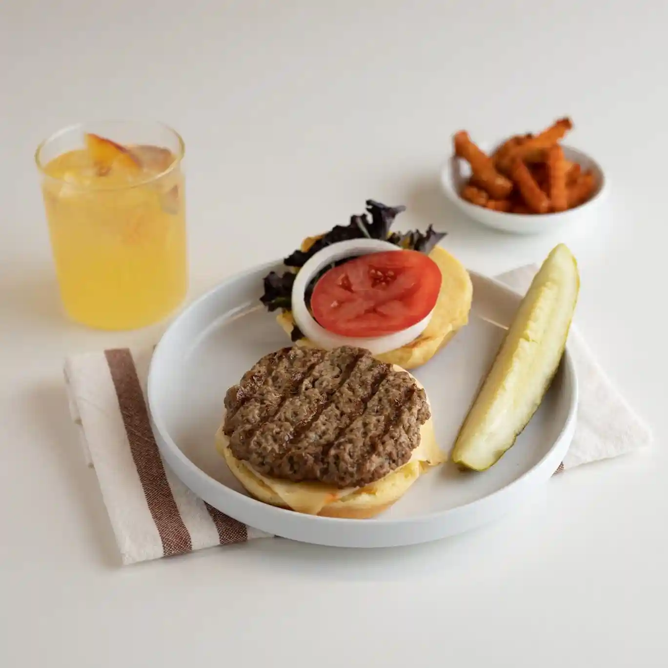 The Pub® All-Natural* Flame Grilled USDA Choice Angus Beef Chuck Steak Burger, 3 oz._image_1