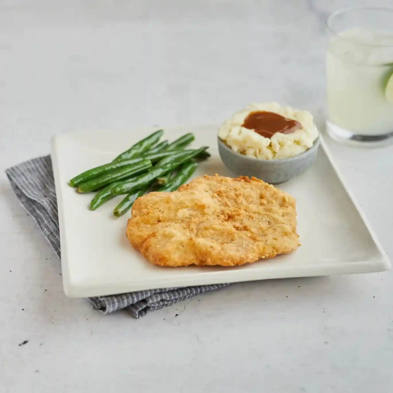 AdvancePierre™ Gold Label Exclusive Cut® Deluxe Whole Muscle Raw Breaded Pork Loin Fritters, 4 oz https://images.salsify.com/image/upload/s--BE6DCh7Y--/q_25/o2clofrmwu0sd3ffqv5j.webp