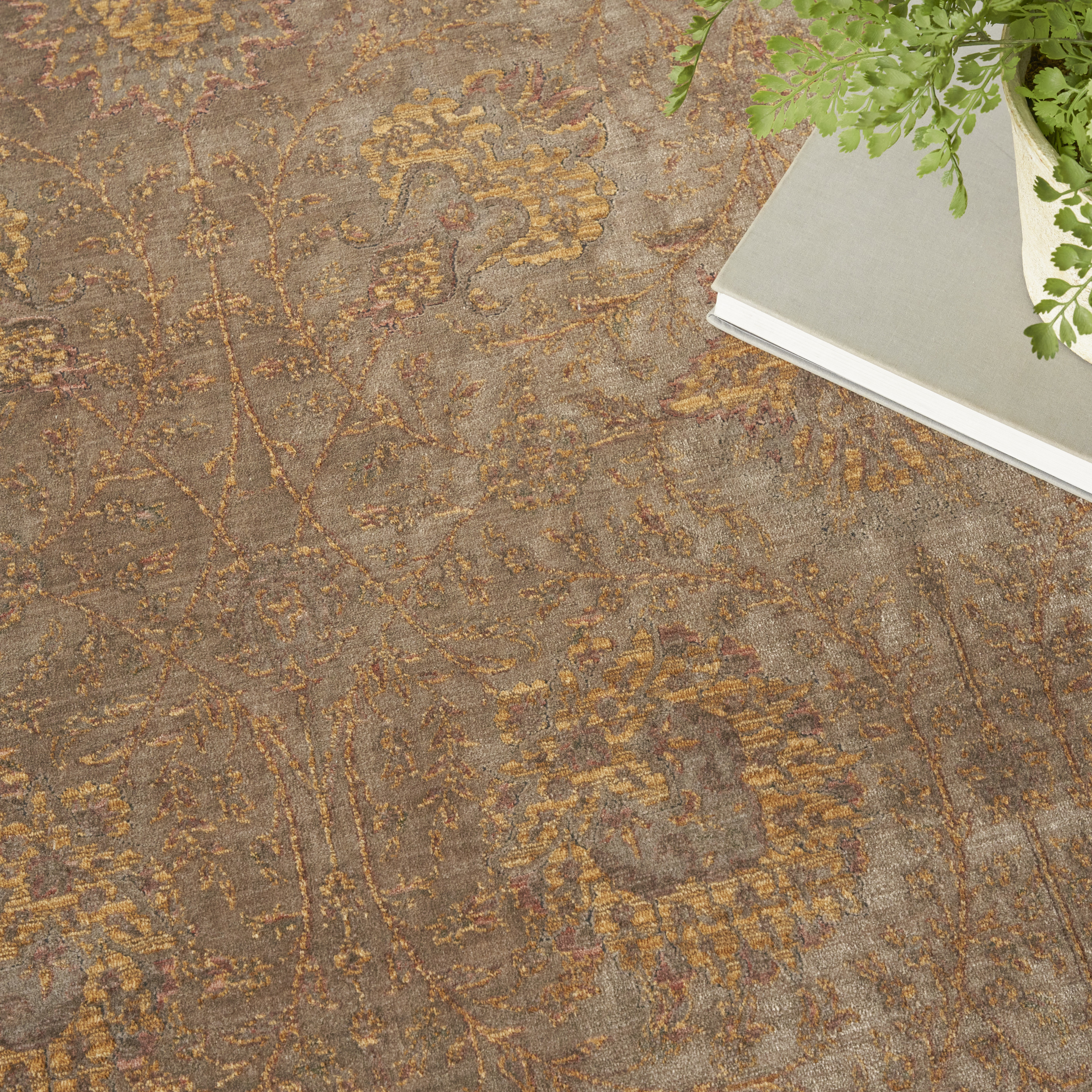Nourison Luxurious 5'3" x 7'3" Taupe Vintage Indoor Rug